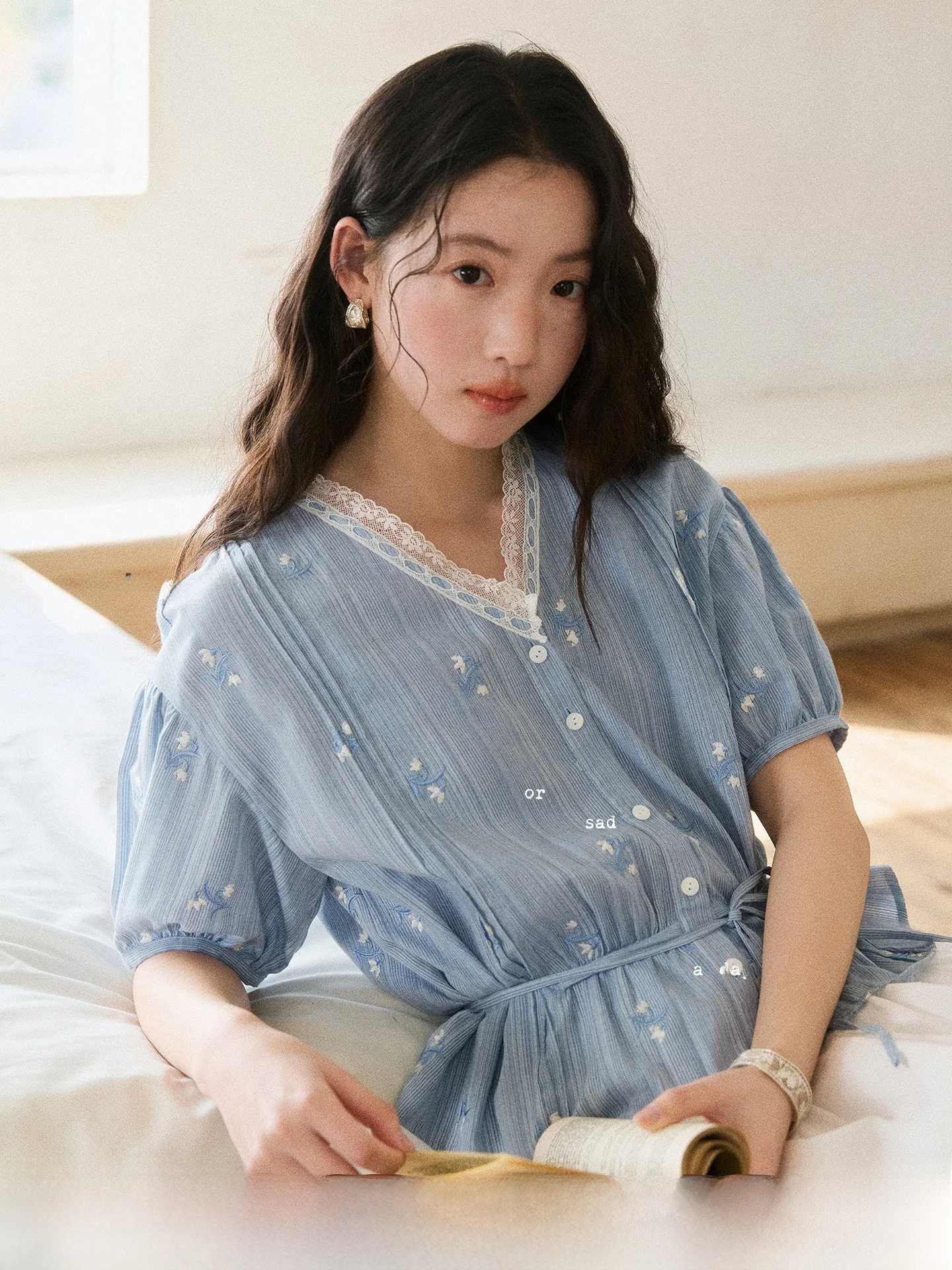 

Blue Striped Floral Embroidery Belted Shirt Women's Loose Fit Cotton French Style Shirt Wet Sweat Absorbent Thin Short Sleeve