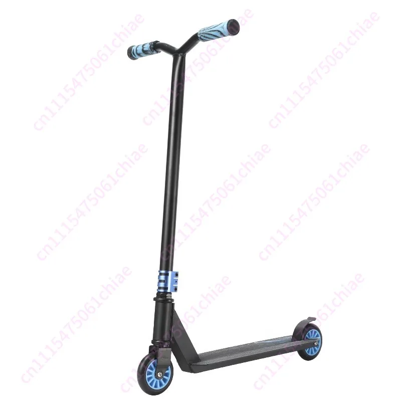 High strength aluminum alloy frame 360 ° rotating handle anti-skid wear-resistant plate surface limit scooter