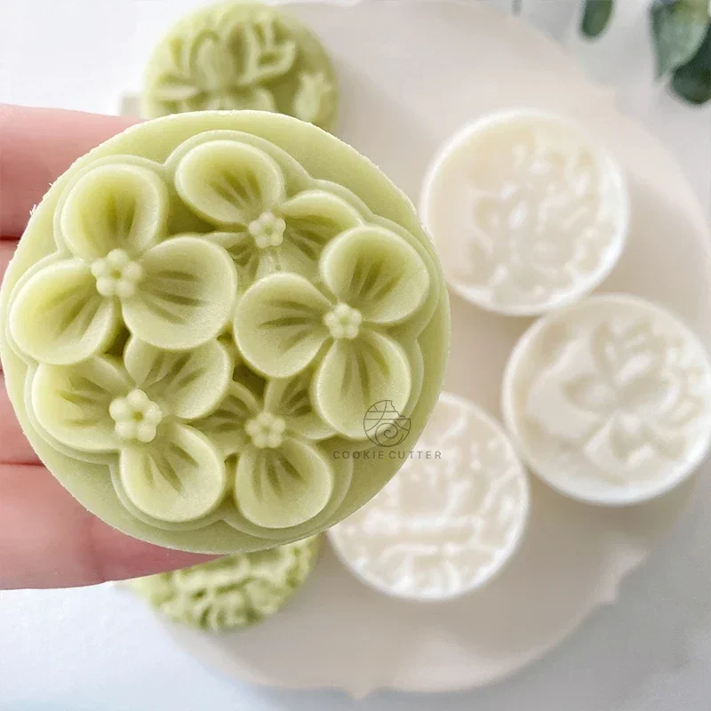 4 ชิ้น/เซ็ตดอกไม้รูปร่างรอบ Mooncake แม่พิมพ์จีนสไตล์ Pastoral มือความดัน 3D DIY Fondant เค้กตกแต่งเครื่องมือ