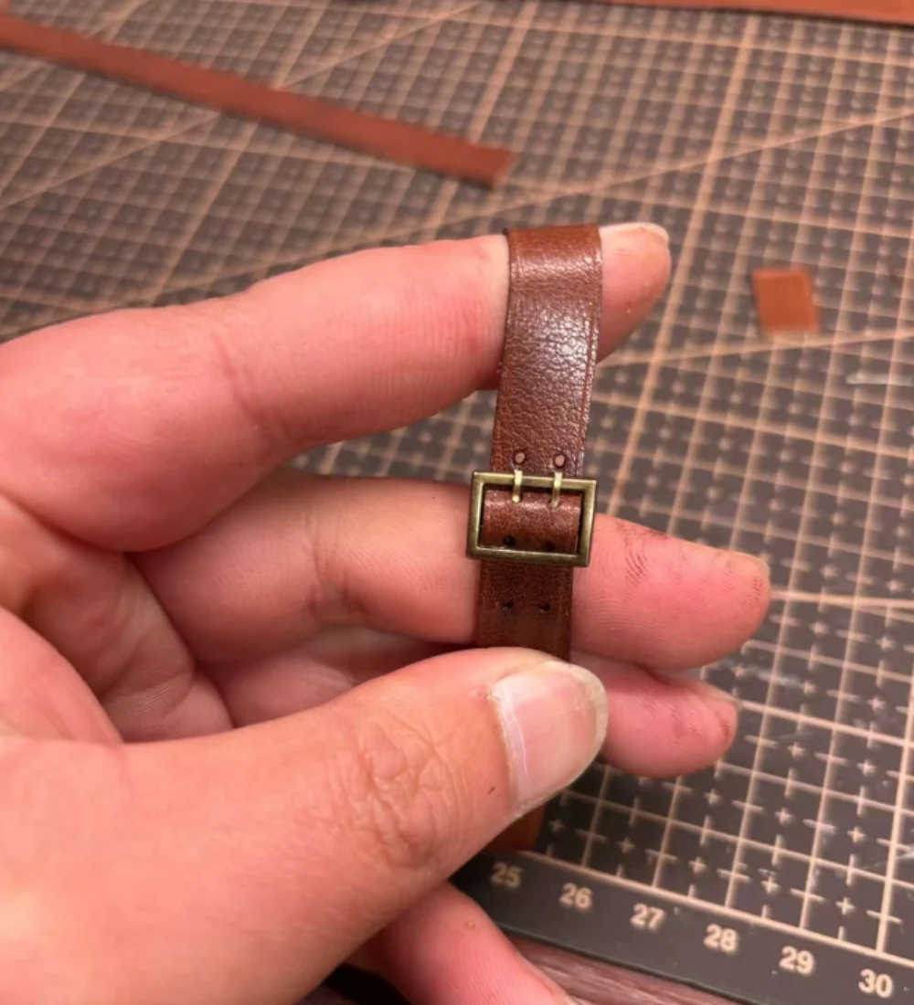 نموذج حزام جلد الجندي بمقياس 1/6 لشخصية 12 بوصة