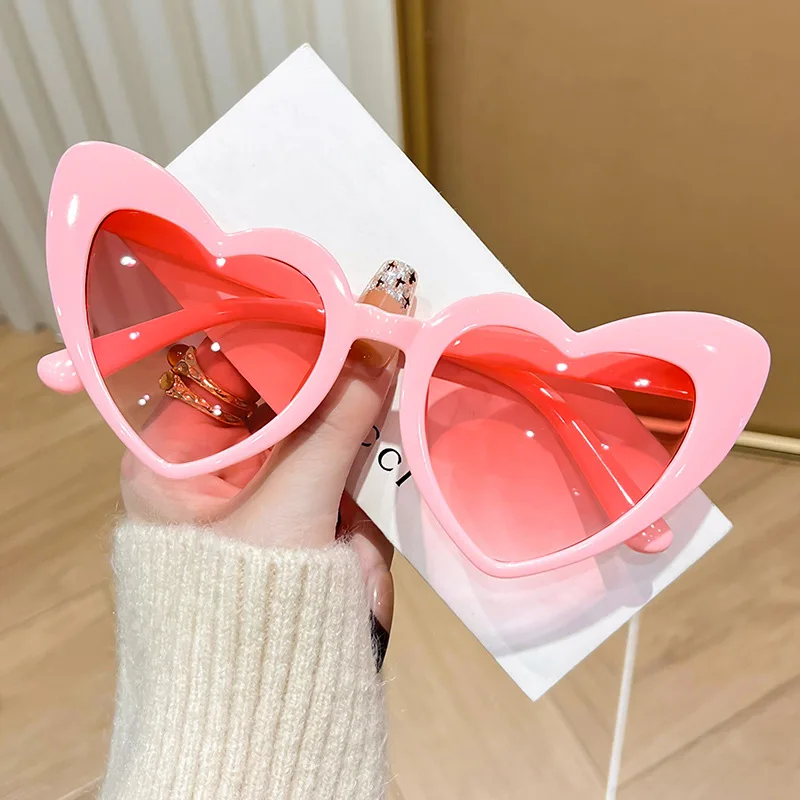 Neue Vintage Retro Instagram herzförmige transparente rosa glänzende Sonnenbrille für Mädchen Strand Party Geburtstag Foto Mode Brillen – Detail 6