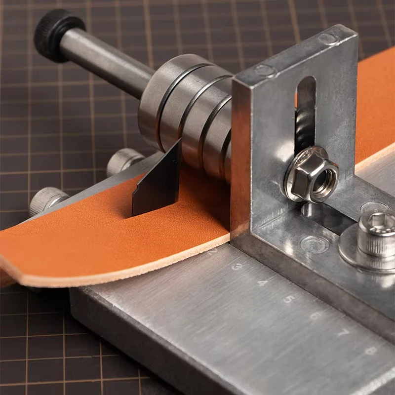 

PG-90 Leather Supply Belt Edger for Leather Working Strap Leather Crafting Hand Operated Strap Edger