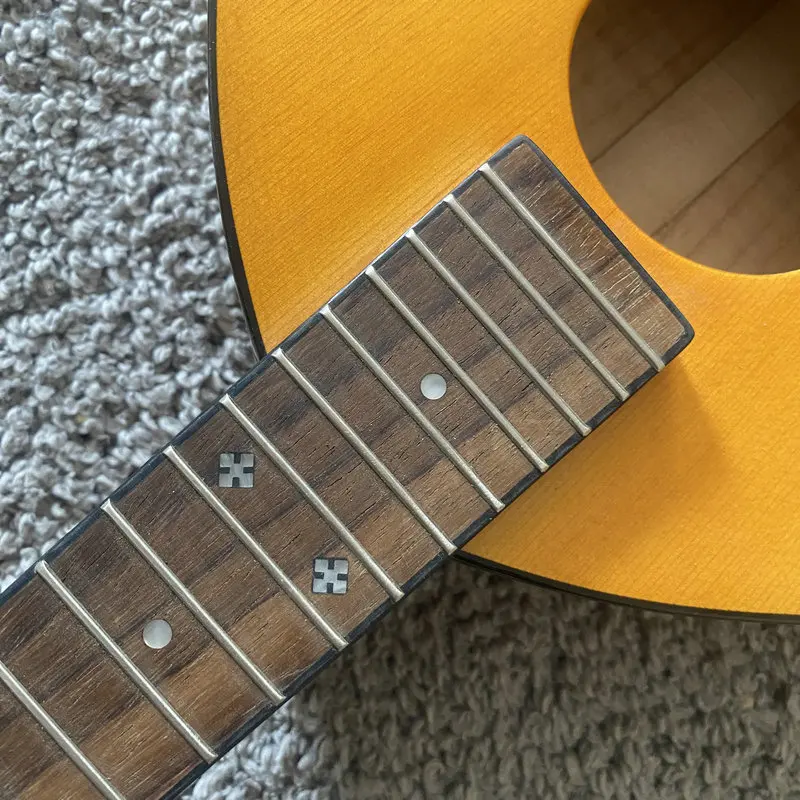 Picture 5: Mandolin 8 strings Yellow panel String instruments