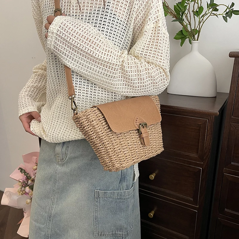 

Vintage Straw Backpack Women's Fashion Shoulder Bag Versatile Straw Woven PU Leather Elegant Luxury Designer Backpack