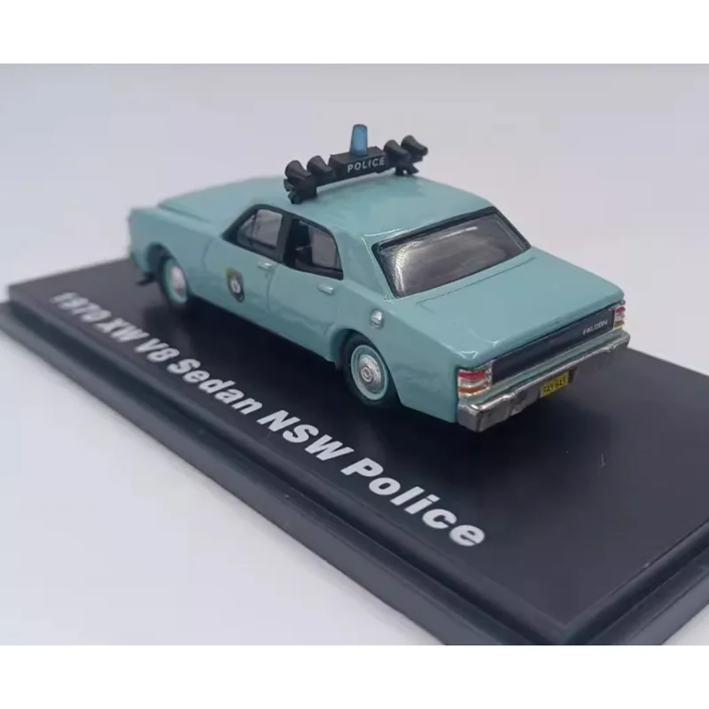 Diecast 1:64 skala 1970 Ford XW V8 Sedan australijska symulacja samochodu policyjnego aluminiowy Model samochodu zdobiony wyświetlacz prezent