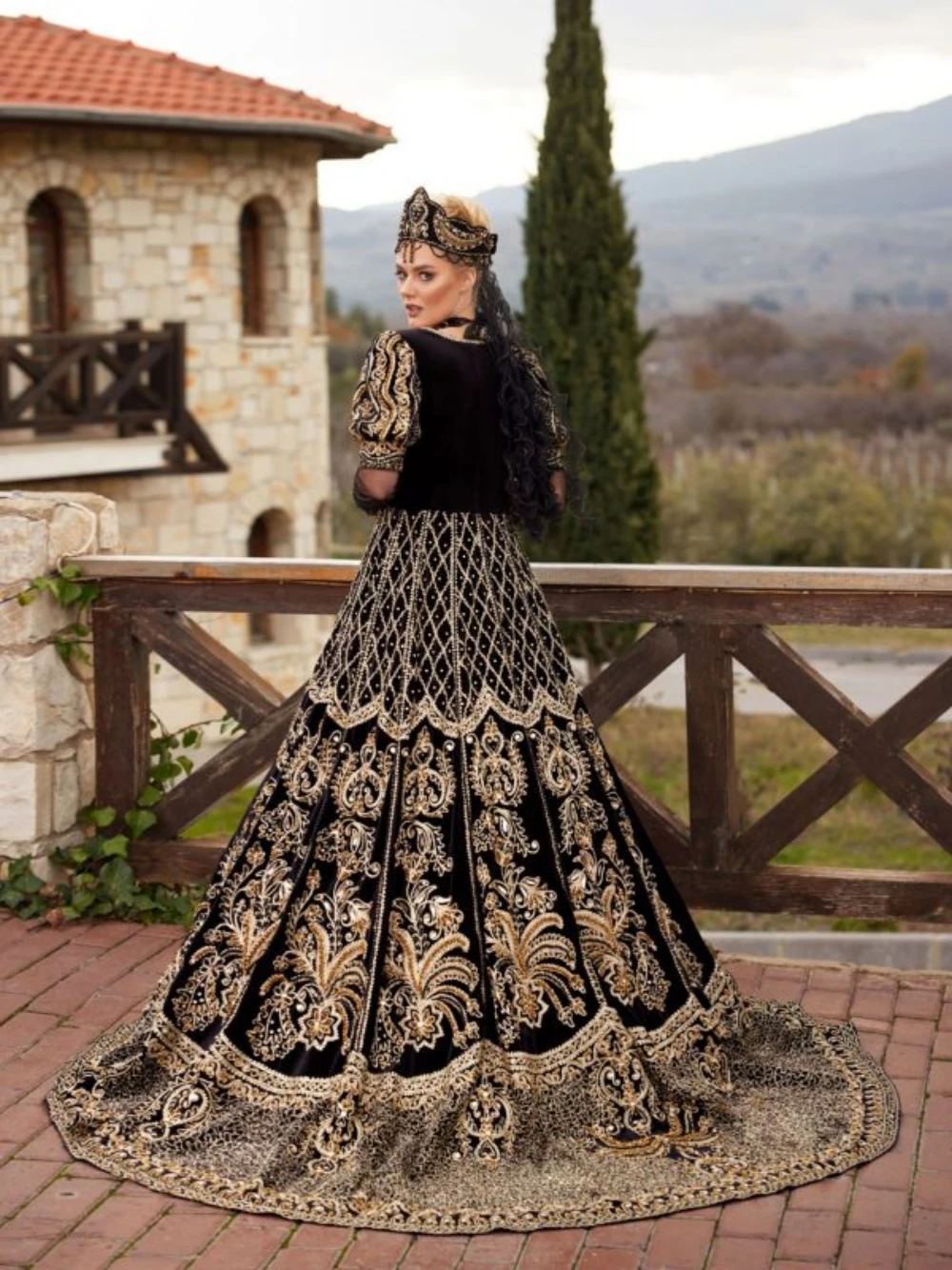 Black Velvet Gold Embellished Evening Dress Turkish Kaftan Party Crystals Eleagnt Gown Floor-length Customized Robe De Mariée