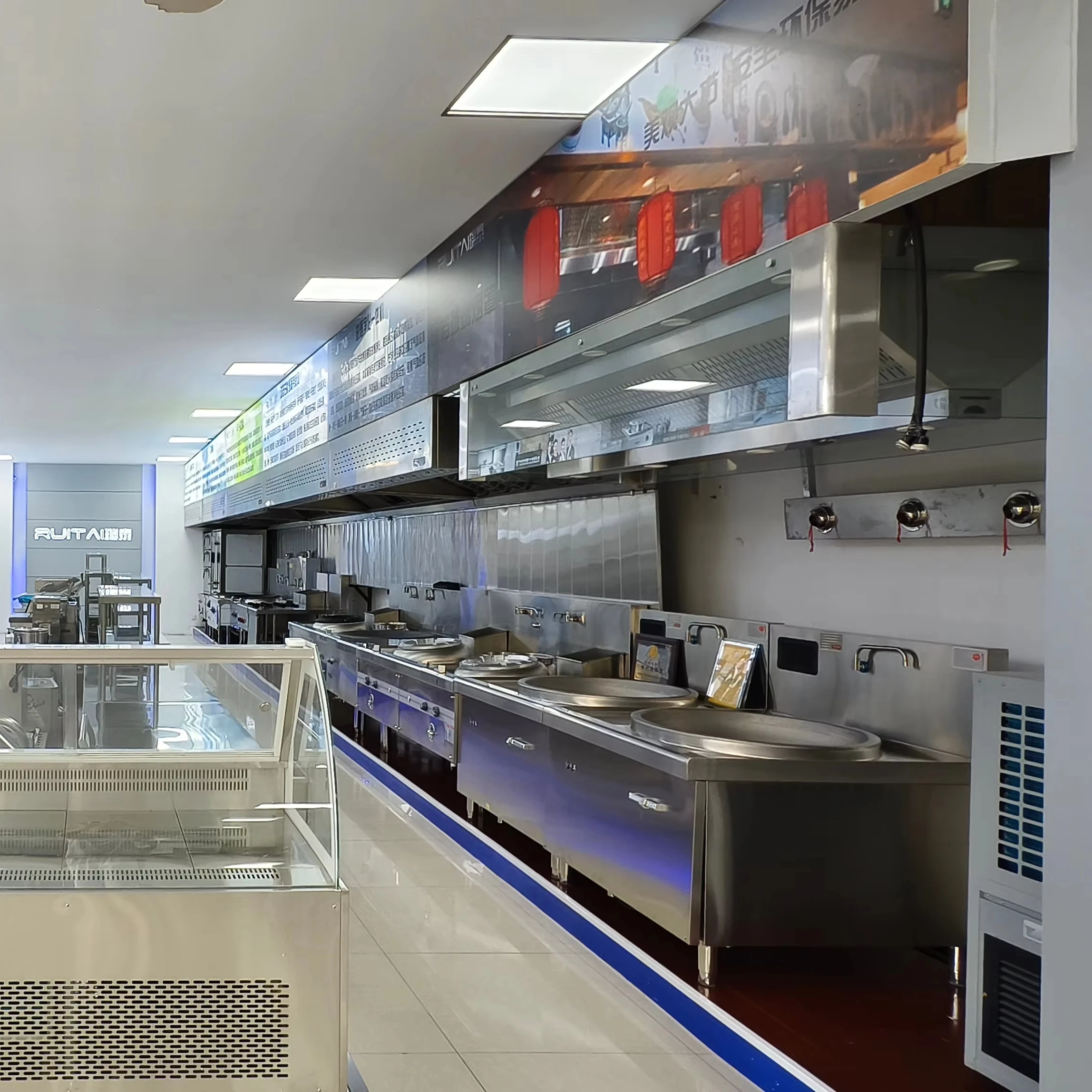 Fully automated intelligent and efficient  stoves for commercial kitchens, restaurants, and hotels