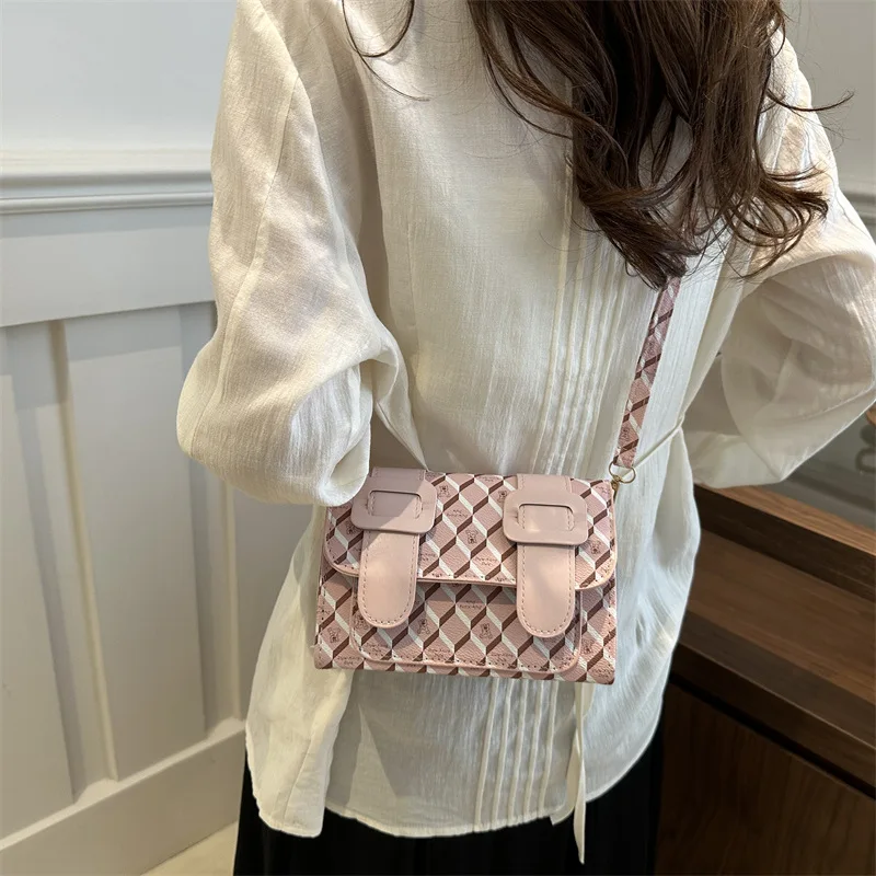 

2025 Summer Vintage Quilted Shoulder Bag Elegant Solid Color Crossbody Purse Small Square Underarm Bag for Women