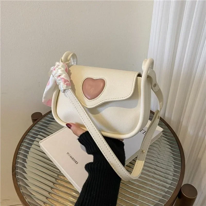 Cute Love Shoulder Bag Versatile PU Leather Mobile Phone Pouch Women Underarm Bags Retro Splicing Love Saddle Bag Handbag