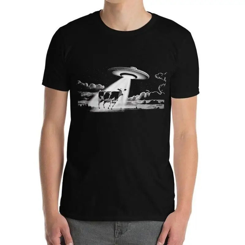 UFO Cow Abduction Monochrome 1950s Retro Vintage B Movie Sci-Fi T-Shirt