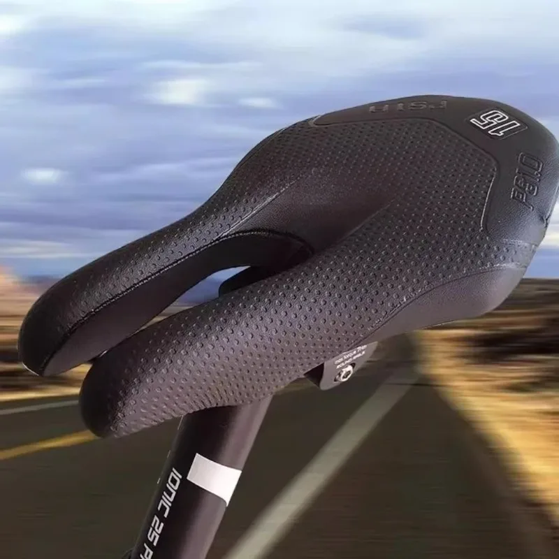 

Comfortable Road Bike Saddle Breathable U-shaped PVC Material Lightweight Wear-resistant Waterproof Bicycle Saddle Bicycle Parts