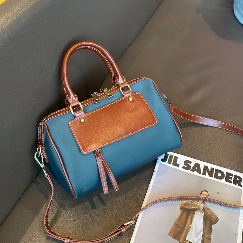 Sac à bandoulière en cuir de grande capacité pour dames, fourre-tout en nylon léger, sac à oreiller commpiedmont, sac à bandoulière unique initié, sac de luxe design, 2025