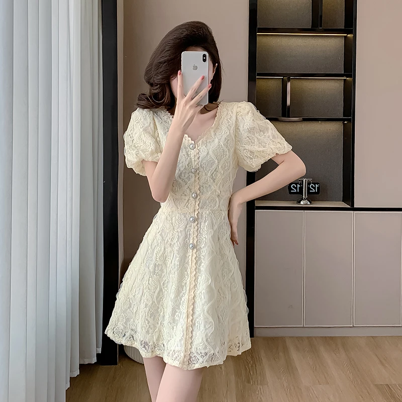 

2024 Summer New French Small Fragrance V-neck Single breasted Lace Small stature High end Elegant and Tempered Waist Dress
