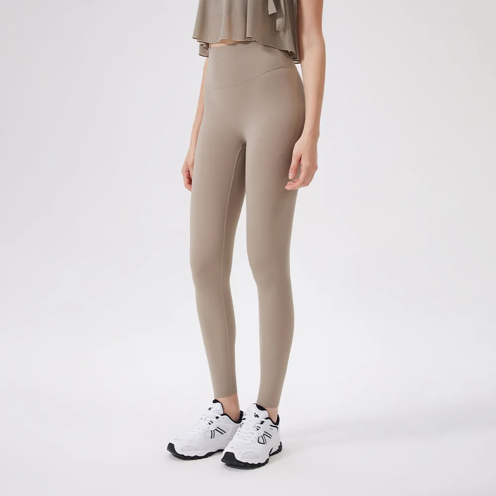 เอวสูงของผู้หญิง กอดเอว กีฬา ก้นสวย กางเกงออกกําลังกาย ไร้ขนาด และความรู้สึกเปลือย 2025