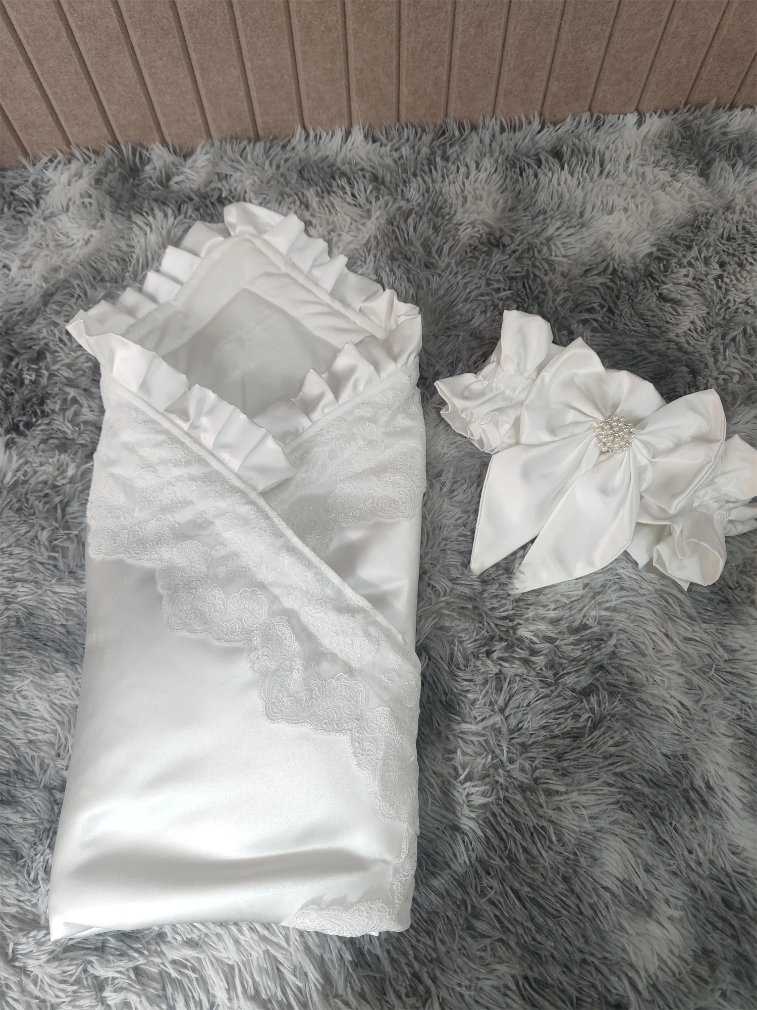 Luxury Soft Satin Wedding Fabric Infant Swaddle Blankets Soft Baby Girls Boys Stroller Wraps With Sash White Christening swaddle