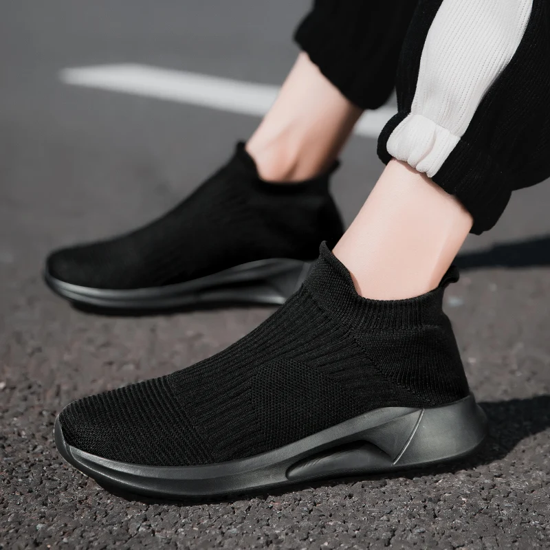 Kaus kaki klasik pria dan wanita, sneaker olahraga lari Platform leher tinggi, ringan Slip-on rajut kasual