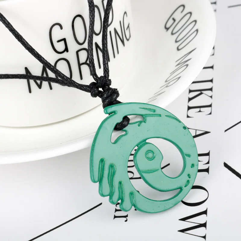 New Game cosplay Tomb Raider Lara Croft Pendant Necklace Unisex hollowed green Necklace key chain accessories fans gifts