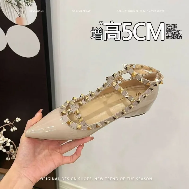 

2025 New Riveted Flat Shoes Pointed Toe Shallow Lace-up Flat Shoes Versatile Women's Single Shoes