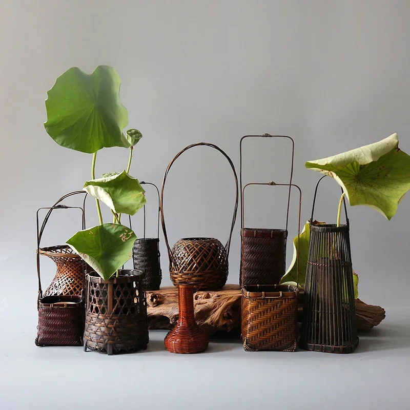 BP52 Handwoven Small Flower Basket Bamboo Vase for Chinese And Japanese Floral Arrangement Decorative Zen Art Holder