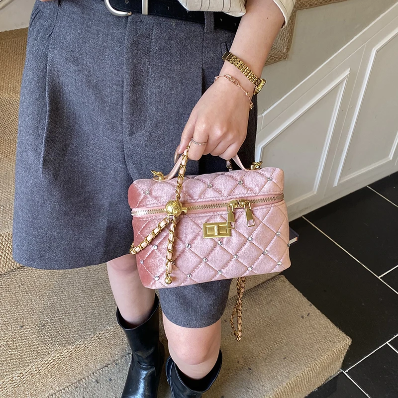 

Minimalist Elegant Vintage Diaper Bags for Women Trendy Solid Color Shoulder Bag Simple Leather Commuter Bag High-End Designer