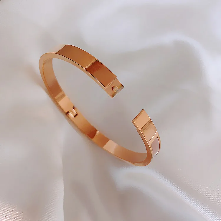 Titanium Steel Bangles for Women Female Spliced Shell Simple Fashion Korean Bracelet Student Temperament Party Jewelry Tide