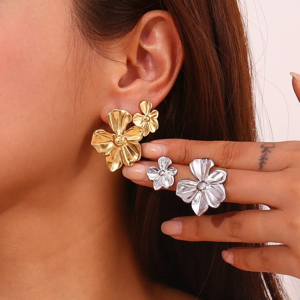Vintage Metal Flower Shape Stud Earrings Gold Plated Boho Stainless Steel Flower Drop Earrings for Women Girls Jewelry Gift