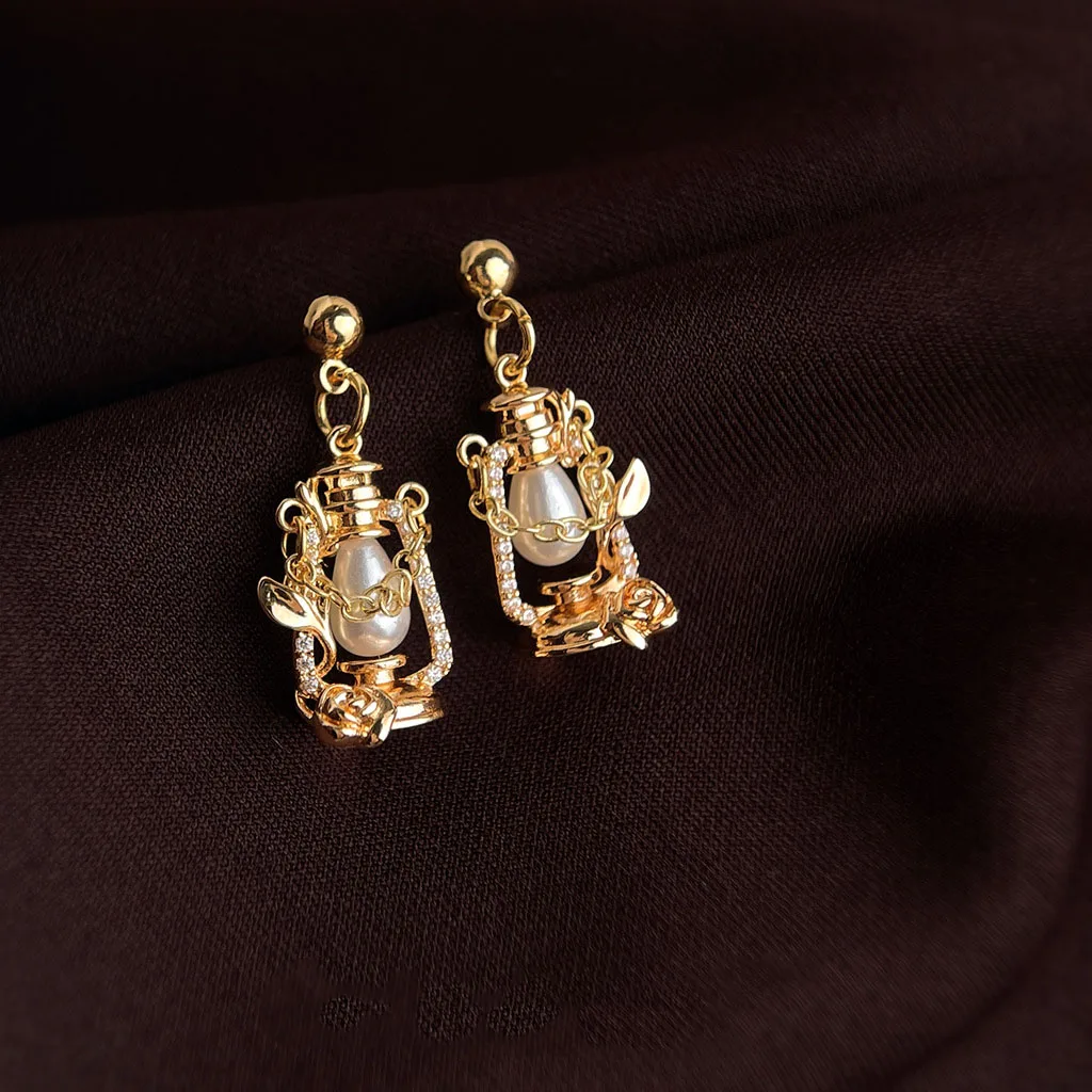 Fashionable freshwater pearl retro French lantern earrings cute jewelry for women to drop earrings