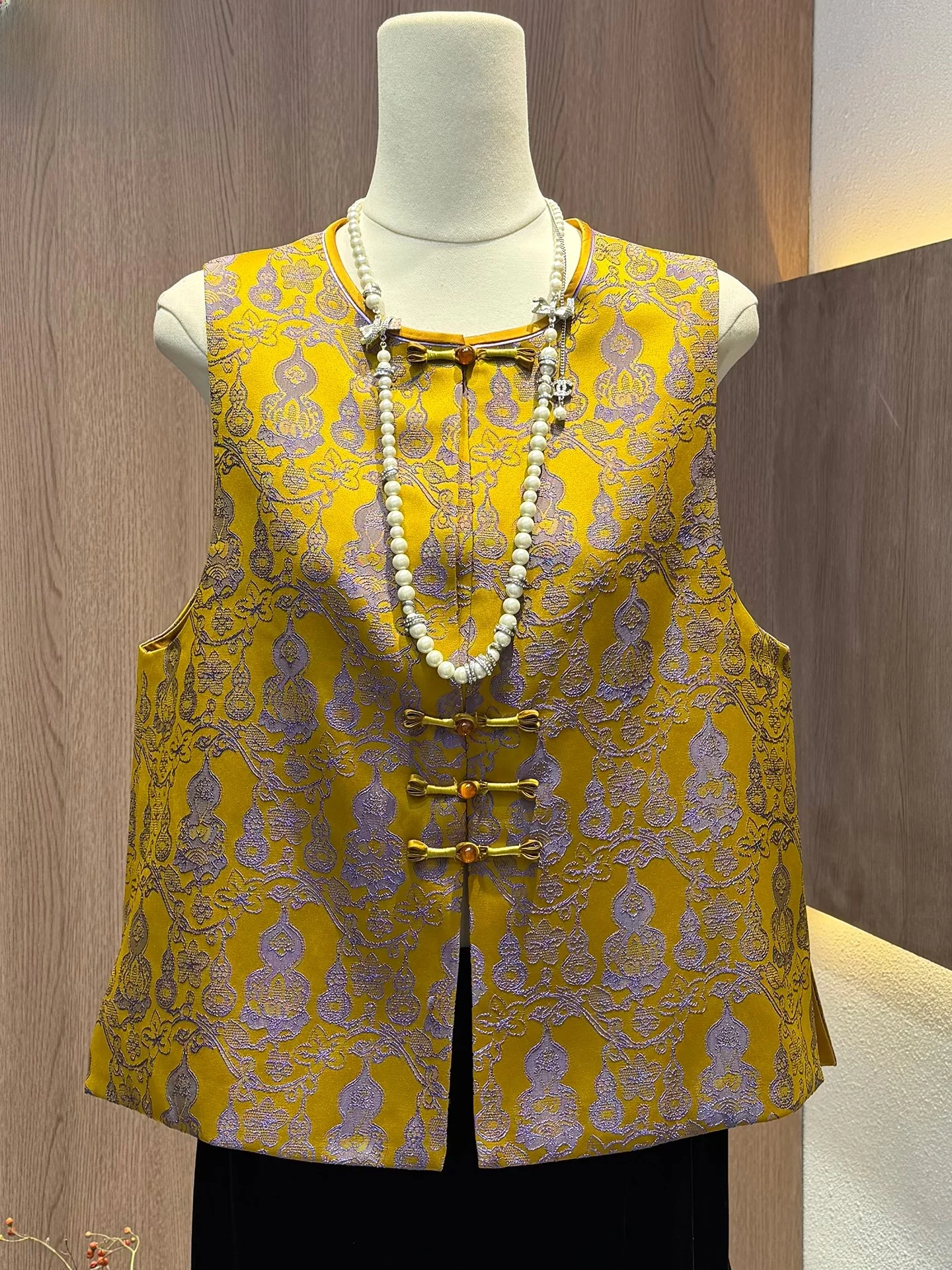 

New Year Chinese Sle Embroidered Floral Jaet Women's Early Spring 2026 New Sle Button Stand Collar High End Vest