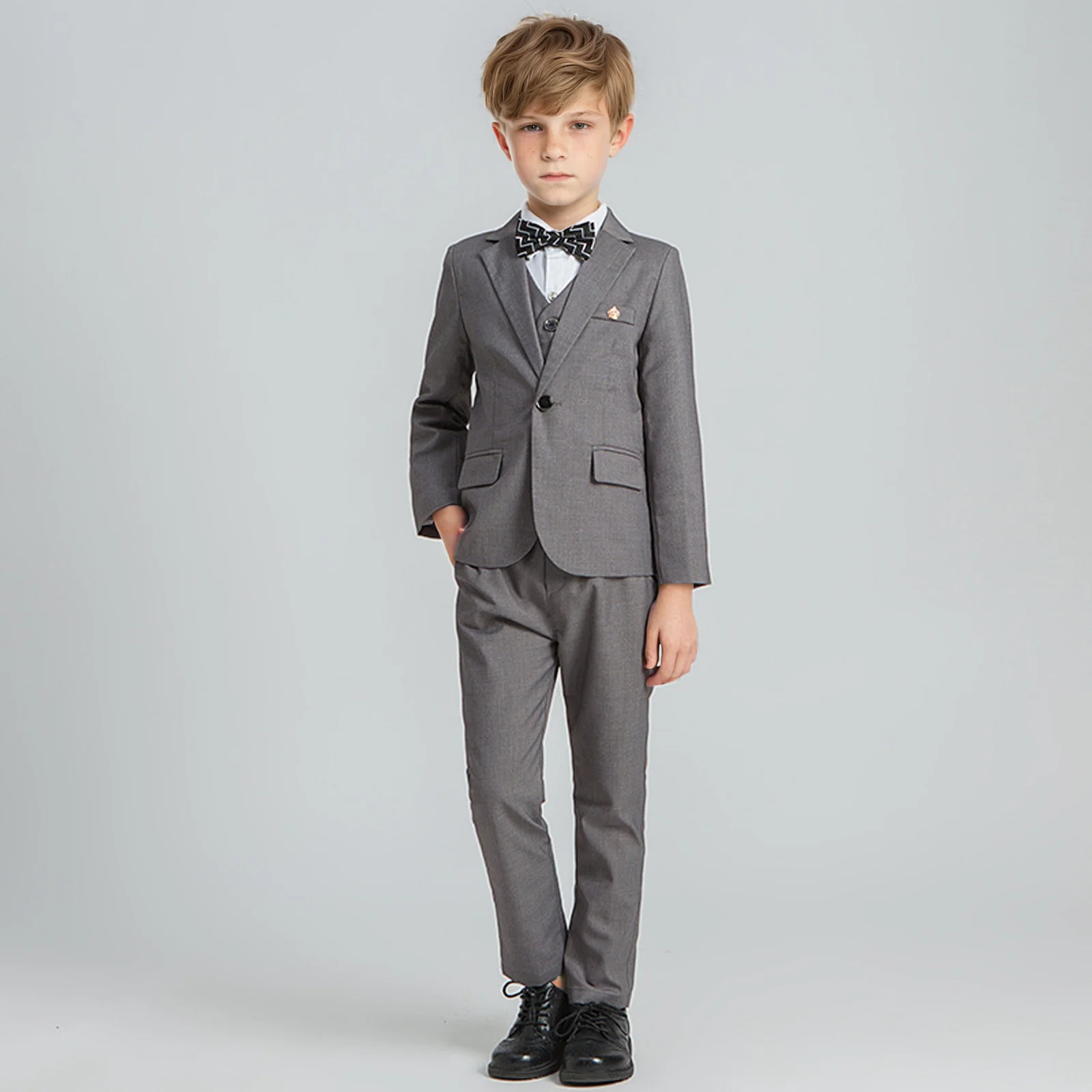 

Gentleman Boys Gray 4Pieces Wedding Suit With Jacket Vest Pants Bowtie 1-11Years School Kids Piano Host Performance Costume