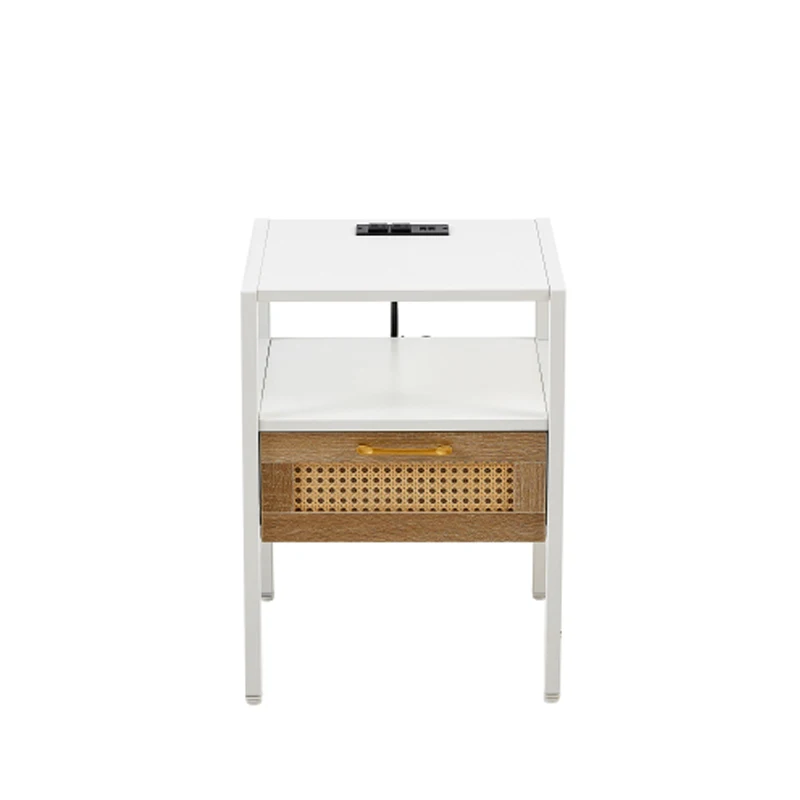 Set di 2, tavolino in rattan da 15,75" con presa di corrente e porte USB, comodino moderno con cassetto e gambe in metallo, tavolino