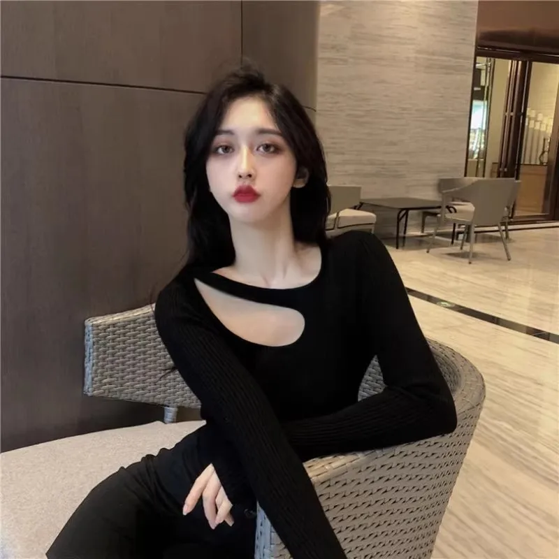

Black Top With Unique Design, Slim Fit, Autumn Inner Wear, Pure Desire Style, Long Sleeve T-Shirt, Collarbone Base Layer