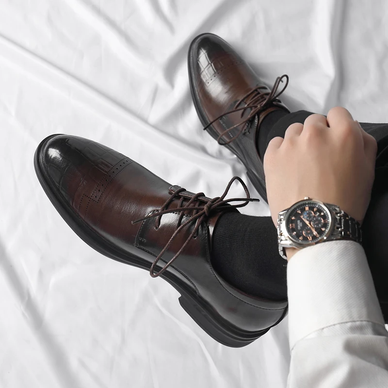 

2025 Autumn New Men's Pointed Crocodile Leather Oxford Shoes Fashion Brand Lace Up Comfortable Leather Business Dress Shoes