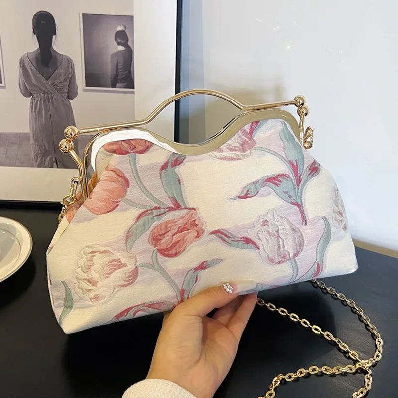 2024 Elegant Women\'s Canvas Dinner Clutch Lock Catch Shell Clip Party Prom Handbags Luxury Lady Flower Embroidery Messenger Bags