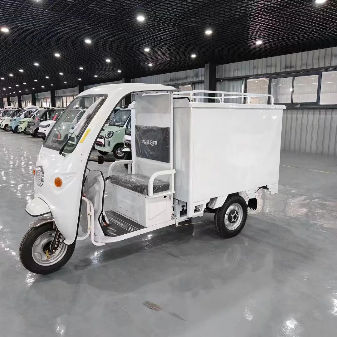 Electric three-wheeled express truck transportation, pulling goods, battery car, factory unit, school canteen transportation