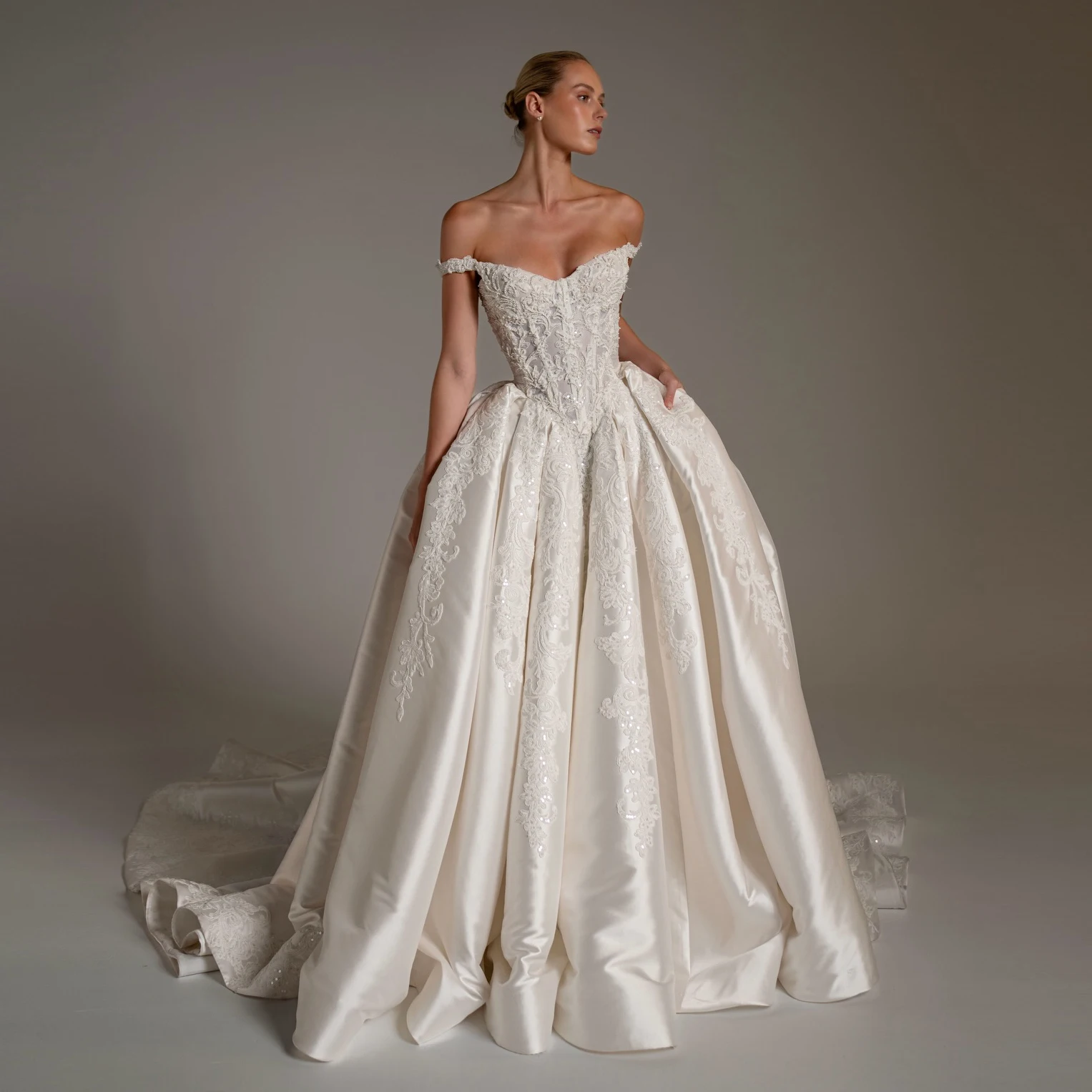 Sharon Said 2026 Luxuriöse schulterfreie Brautkleider mit Applikationen für Damen, Hochzeitskleider, Vestidos de Novia SW163, individuell anpassbar