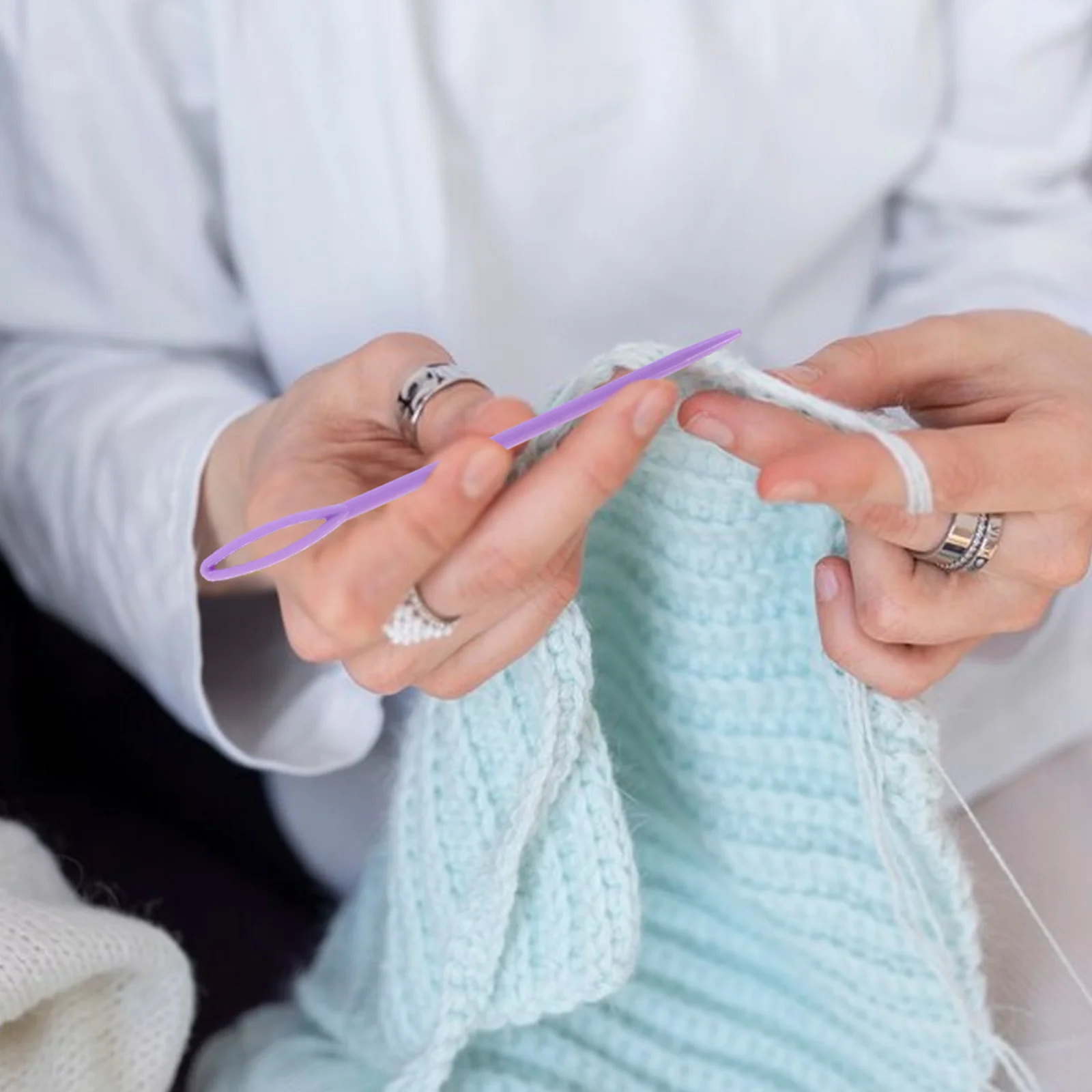 

200Pcs Knitting Needles Set Plastic Yarn Sewing Needles for Crafting Weaving Embroidery Projects Beginner to Professional Use