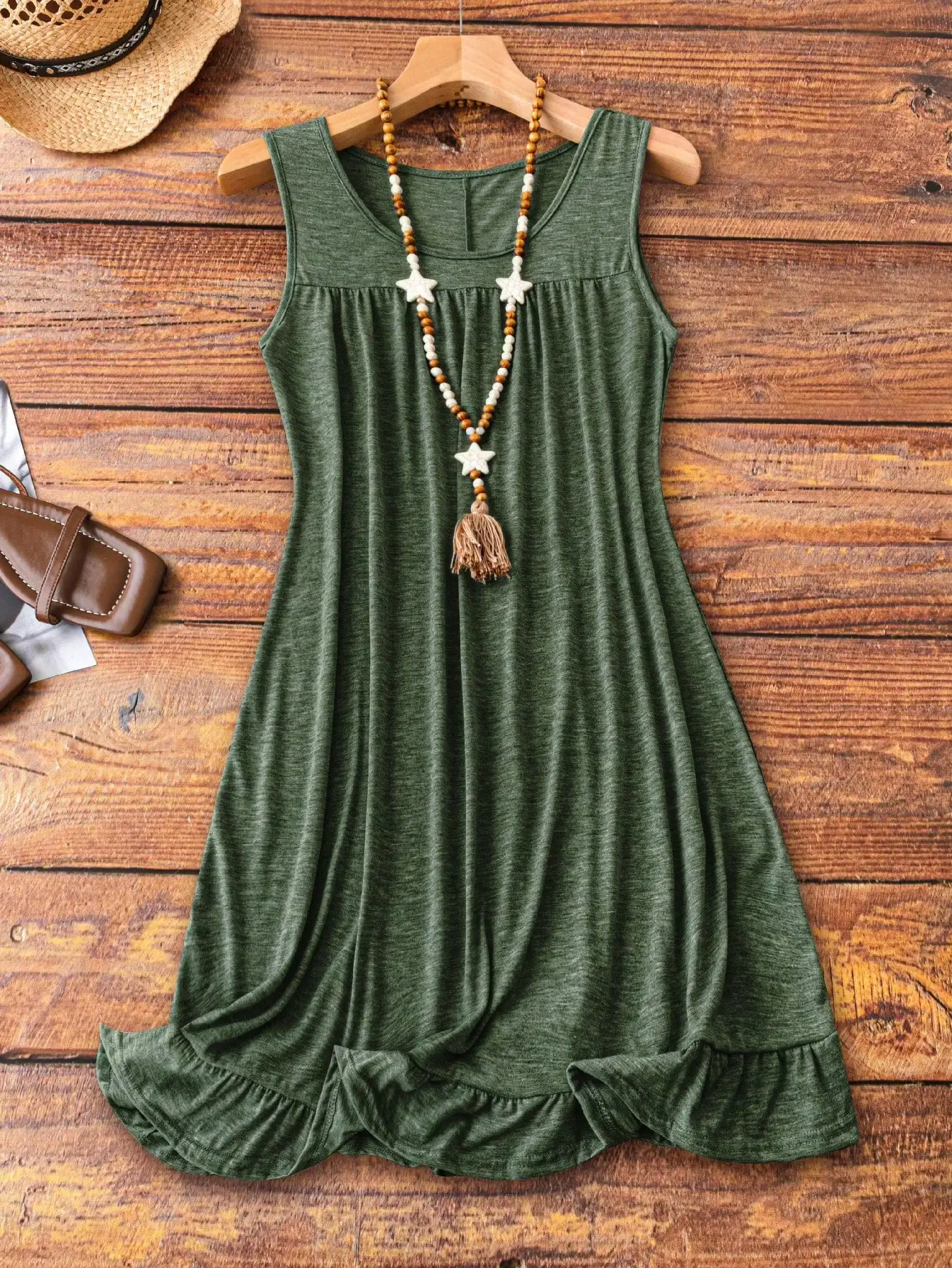 

Оливково-зеленое однотонное платье без рукавов с плиссировкой и круглым вырезом для женщин