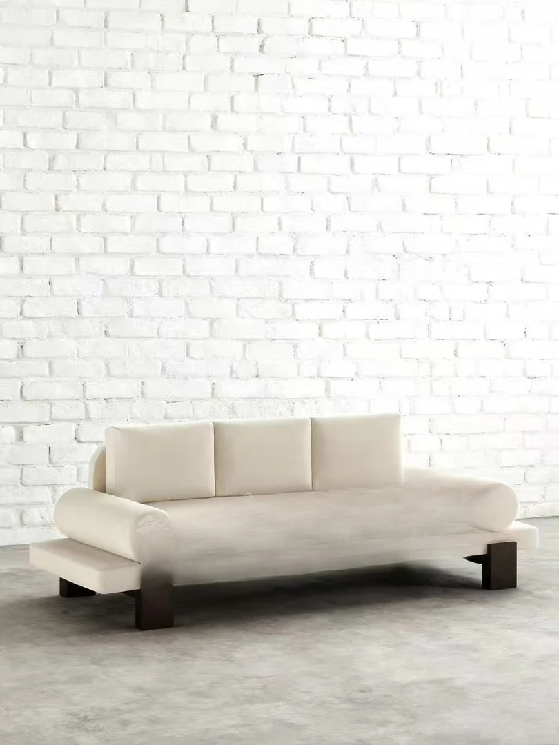 Средневековый дизайнерский диван из цельного дерева кремово-белого цвета, круглый подлокотник в минималистском стиле, универсальный трехместный диван для маленькой квартиры