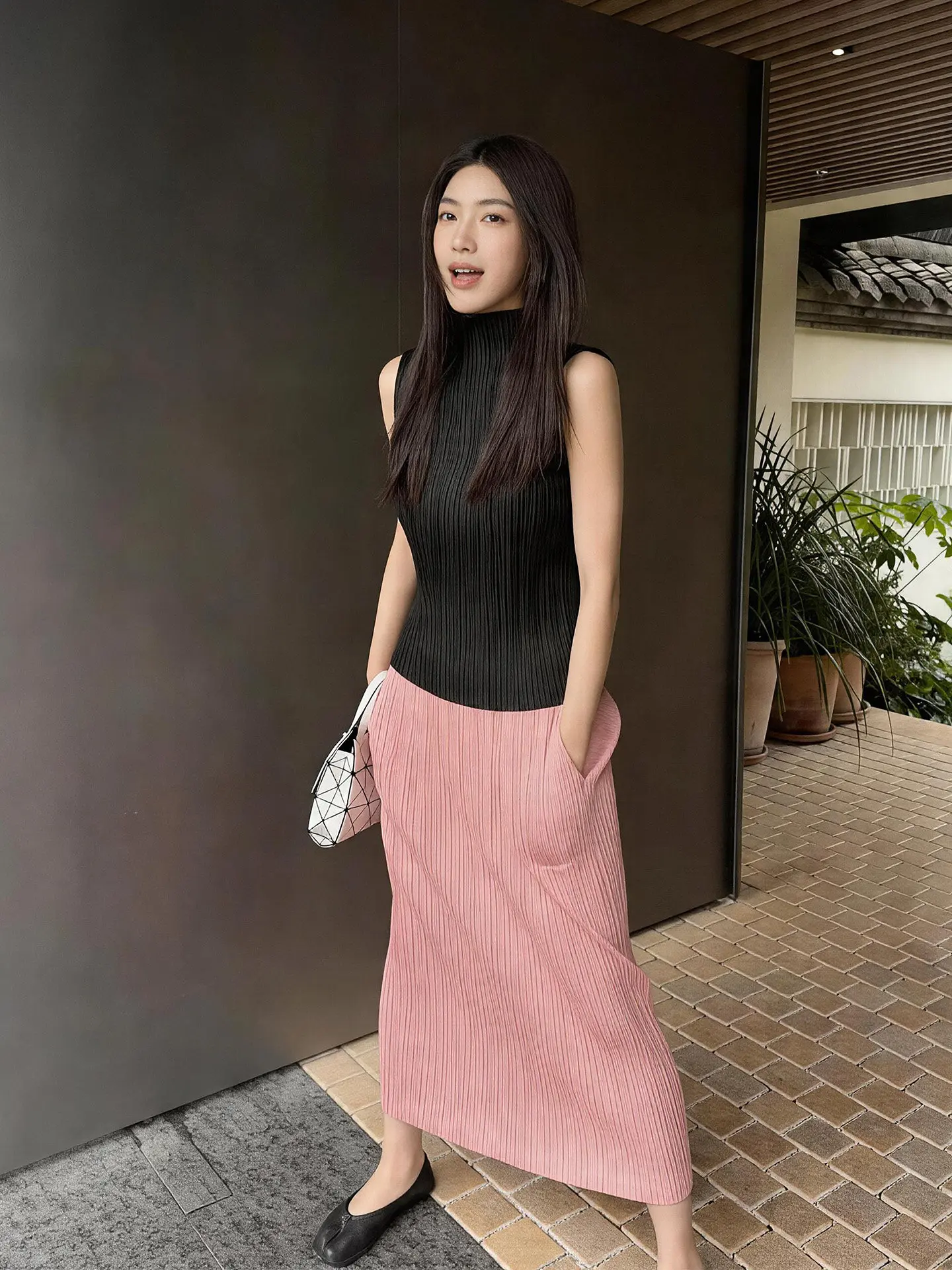

Three Creations Vest Pink Halter Skirt Two-Piece Set Women's Summer Thin Pleated Lightweight Fashion Gentle Outfit Set