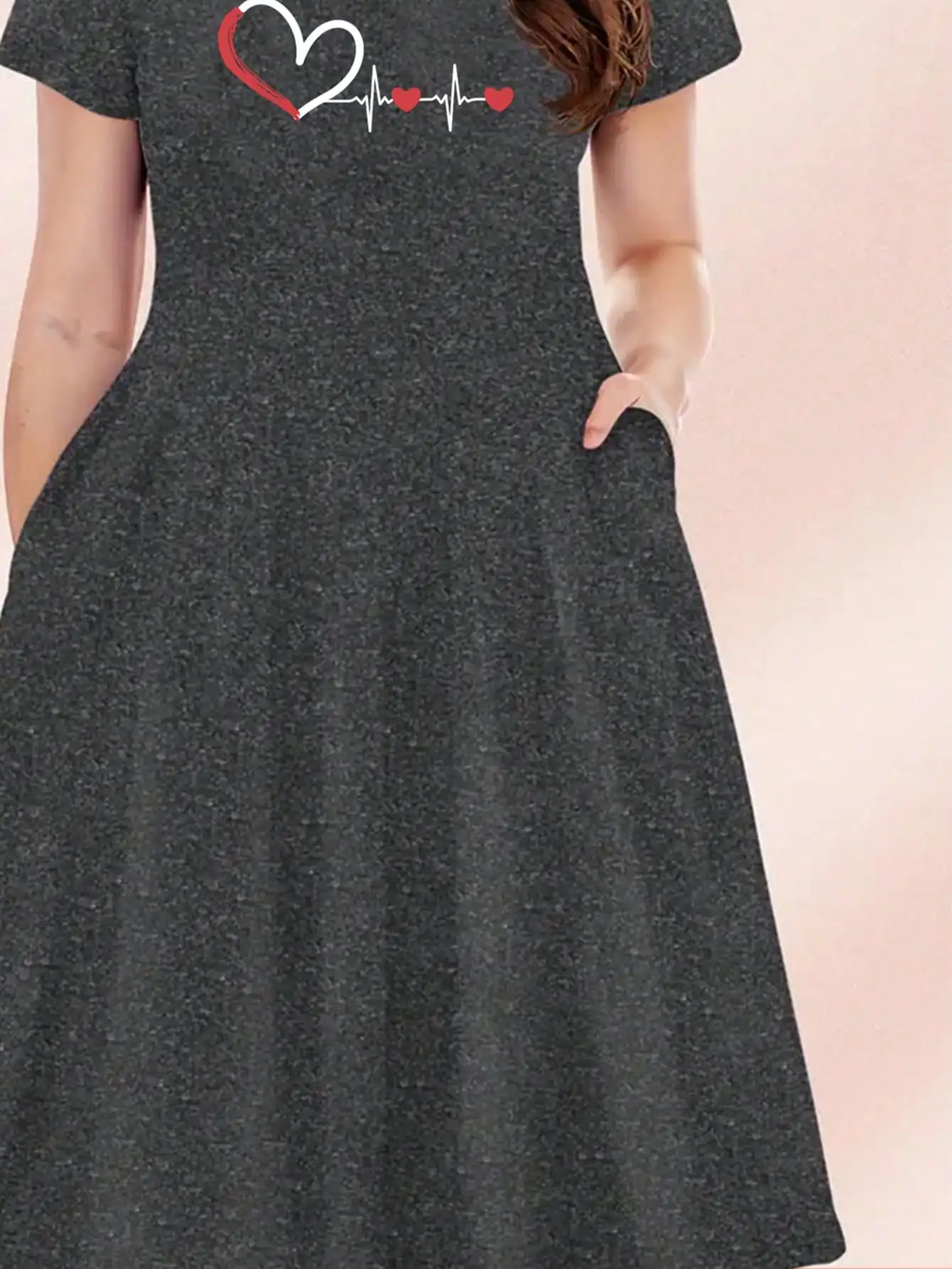 2026 Damen Vier-Jahreszeiten-Kleid mit 'Liebe auf den ersten Blick' und 'Herzschlag'-Aufdruck, Lässiges Loses Schwarzes Kurzarm-Kleid mit Großem Kurzem Rock – Detail 10