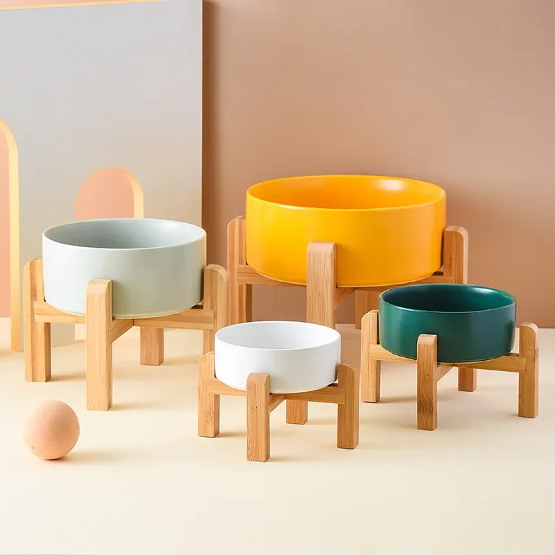 frame to protect the cervical spine, large diameter cat bowl and dog bowl to prevent overturning cat food basin, water bowl