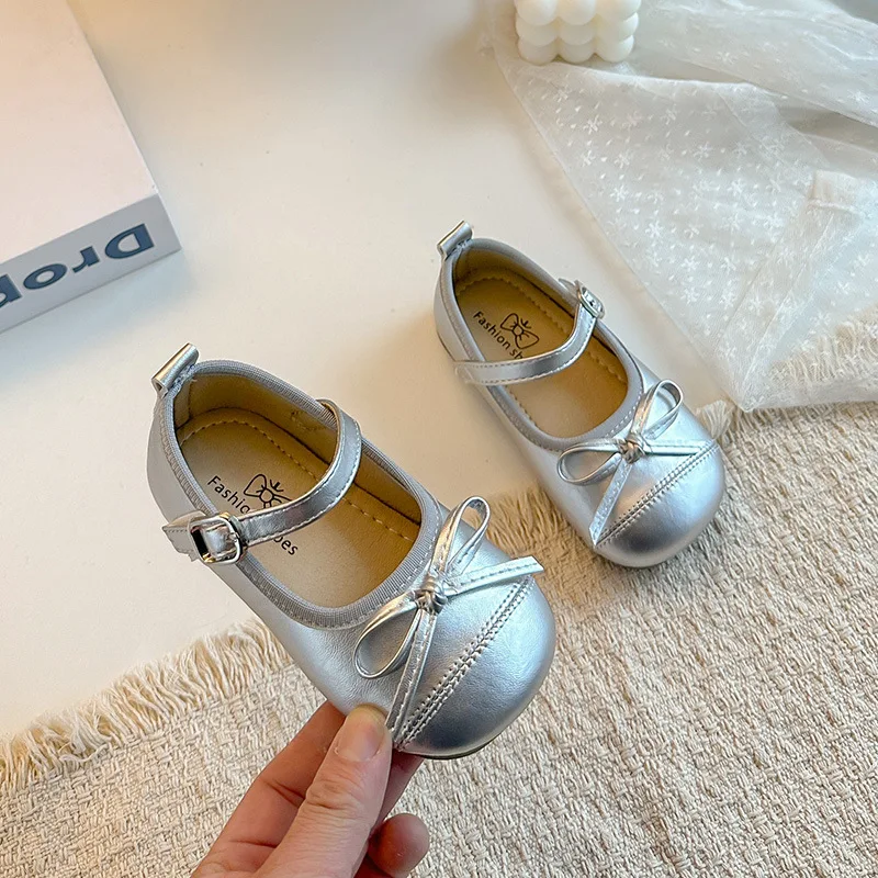 

Girls Flat Shoes Soild Color Korean Style Kids Leather Shoes Simple Bows 2026 Brand New Children Princess Shoes Soft Bottom