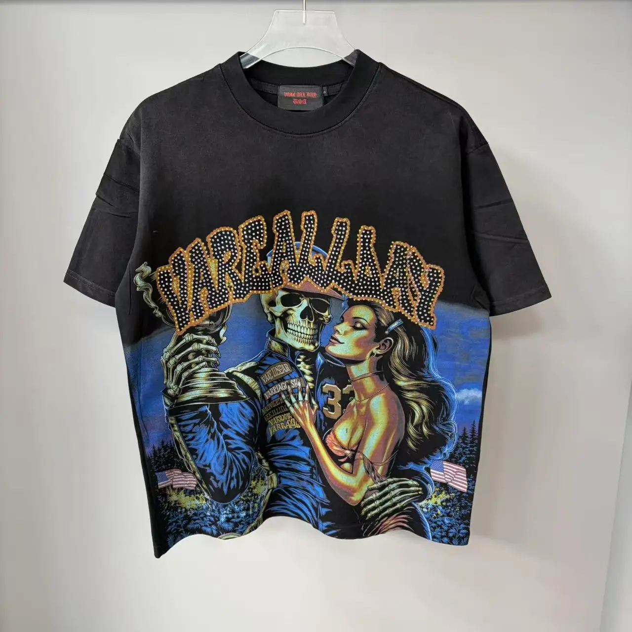 VARE ALL DAY T-shirt with Skull Print and Stamped Diamonds - Short Sleeve Fashion Men's and Women's Top