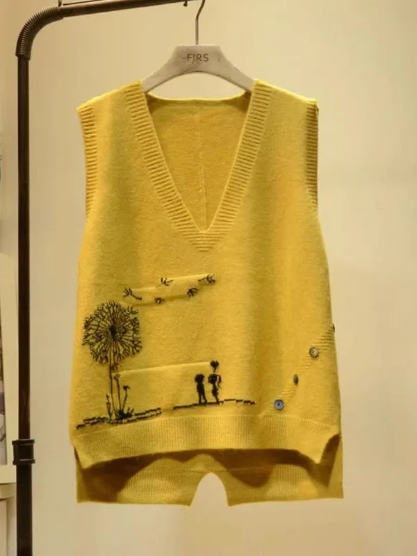 Spring Autumn 2026 New V-Neck Knitted Vest Women's Loose Sleeveless Woolen Shoulder Pad Base Top Button Design Floral Pattern