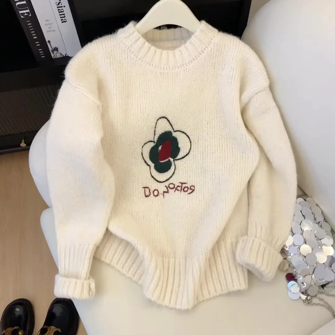 

Women White Knit Pullover Embroidery Pattern Sweater Harajuku Vintage Loose Y2k O-Neck Long Sleeves Sweater 2000s Clothes Autumn