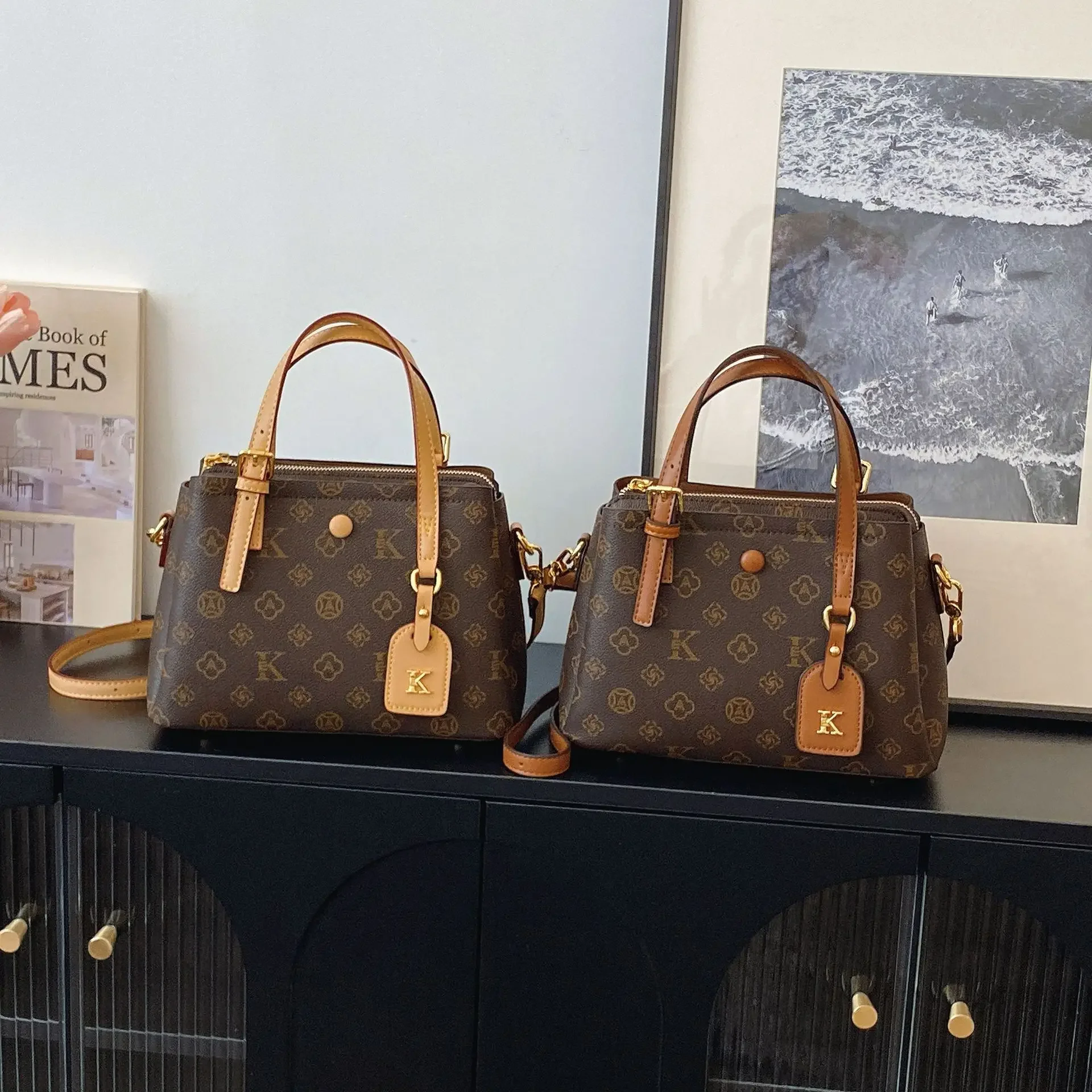 

Многоярусная дизайнерская сумка через плечо, структурированная сумка премиум-класса, текстурированная кожаная ручка, эргономичная поддержка, офисный шикарный эффектный предмет ​