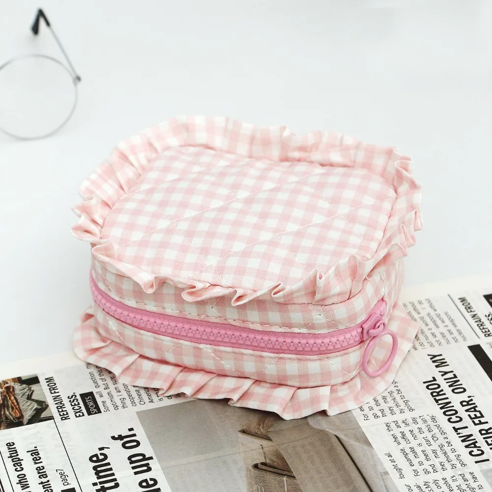 

Portable Makeup Bag Plaid Pattern Quilted Design Makeup Brush Storage Bag with Zipper Multifunctional Travel Toiletry Bag