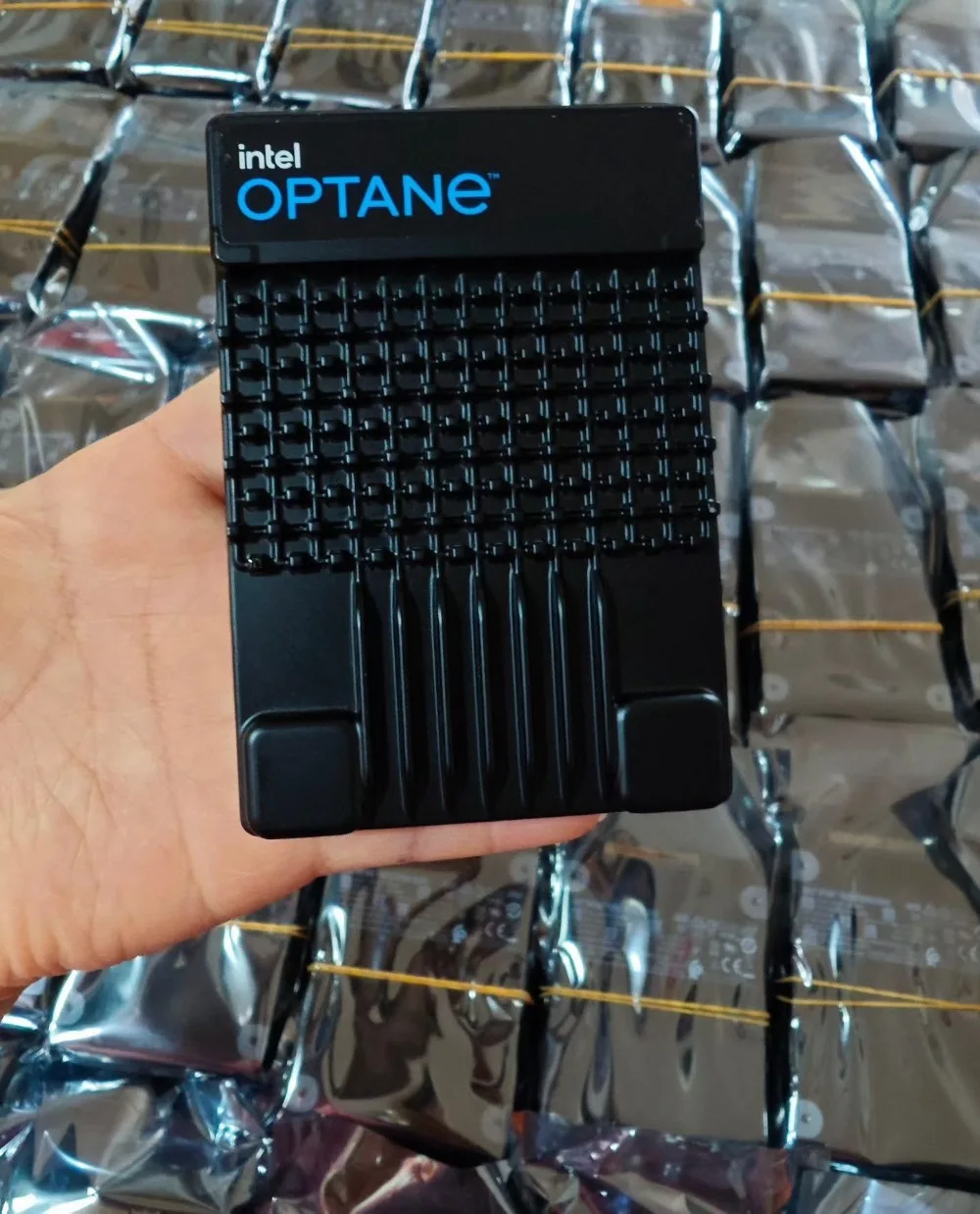A batch of O.tteng P5800X 400G U.2 enterprise-class solid-state