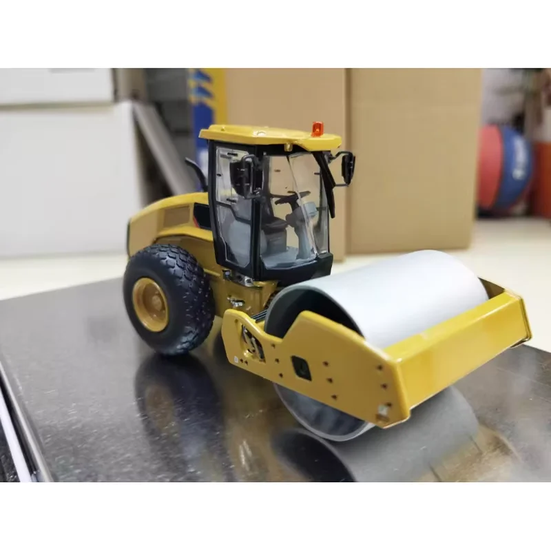 DM Diecast Scala 1:50 CS11 GC Soil Vibrante Compactor Lega di Ingegneria Modello di Auto 85589 Collezione Souvenir Display Regalo