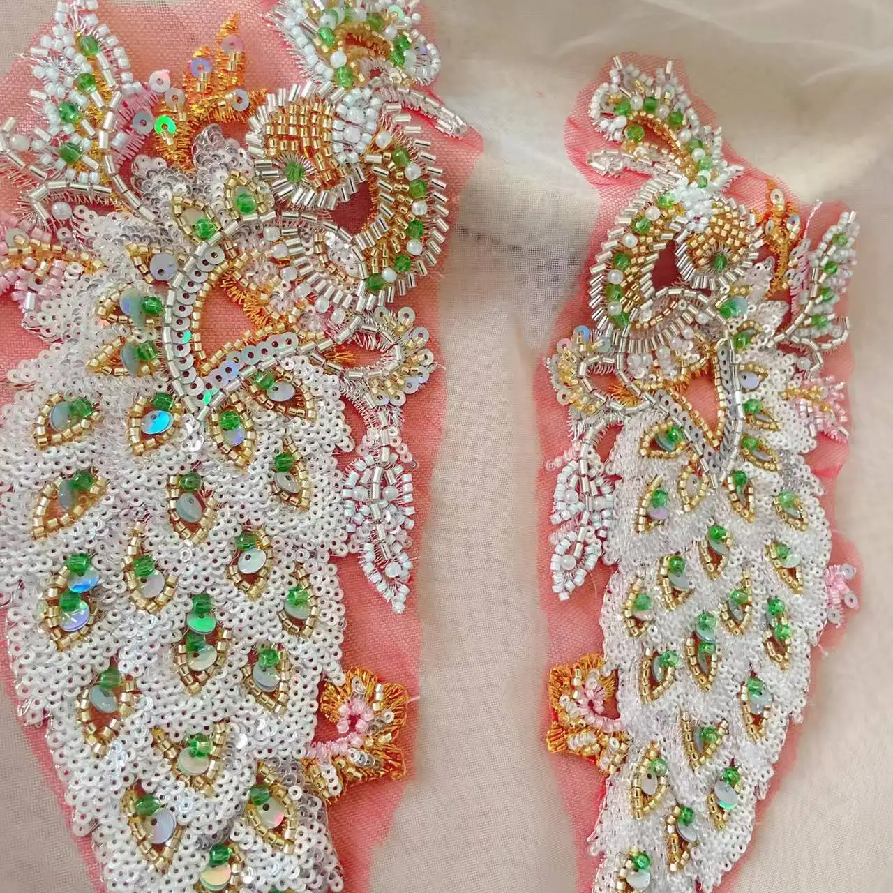1 Paar.Perlenstickerei, Pfauenspiegel, Blume.Kleiderzubehör. Perlenrohr Pailletten DIY Patches Nähen. RS 512001 – Detail 4